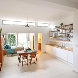 헨트에 위치한 호텔 Lounge in the Intimate Urban Garden at a Retro Getaway
