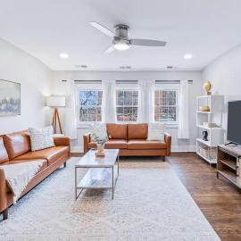 Lavish Flat w King Bed in near DT Food & Shops