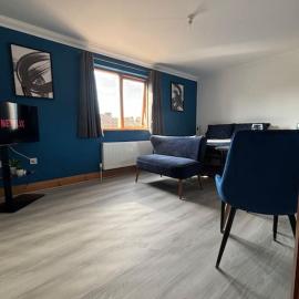 Vibrant City Center Studio Apartment 6a