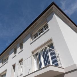 Riviera Venice Apartments, хотел в Мира