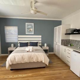Plett57 - Self Catering - Room No1