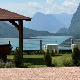 Agriturismo Ai Castioni, hotel v destinaci Molveno