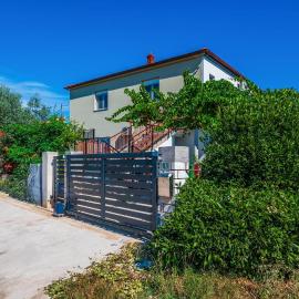Beautiful Apartment In Galizana