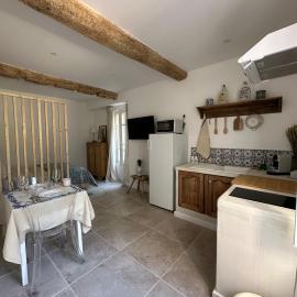 Studio centre ville la Toscane, hotel in L'Isle-sur-la-Sorgue