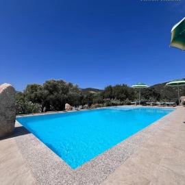 Agriturismo Bed and Breakfast Tanca Taroni, hotel i Telti