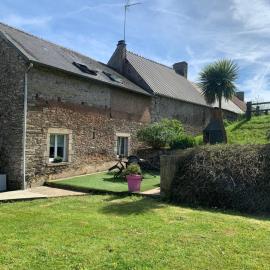 Gite de la Huberderie, hotel in Quettehou
