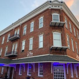 Island House Historic Vacation Rentals、ポート・クリントンのホテル
