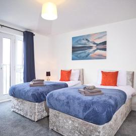 St Kats Mews 4 bed with parking