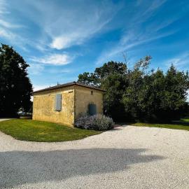 Chapelle Blóm, hotell sihtkohas Nougaroulet