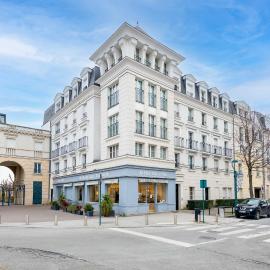 *SPACIOUS APARTMENT DISNEYLAND PARIS*, hotel i Serris