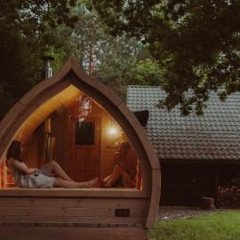 Chata w Leśnych Pieleszach - sauna & balia z jacuzzi na wyłączność