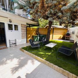 Superbe studio climatisé, entrée et jardin privé, à moins de 15 minutes de Paris, hotel in Bagneux
