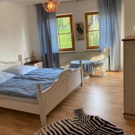 Großzügige, helle 3,5 Zimmer Wohnung