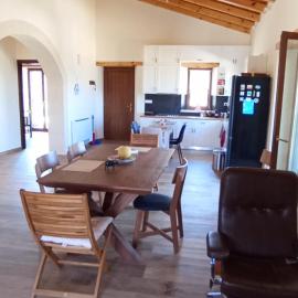 Summer Villa with sea view,6 min drive from airport, near Seitan Limania beach, hotel em Khordhákion