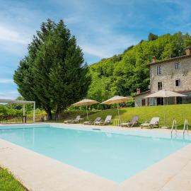 Villa Casa di Pietra en el norte de Lucca, Toscana, hotel em Camporgiano