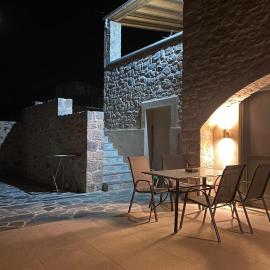 NORI House, hotel sa Moláoi