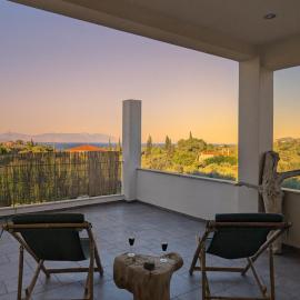 아크라타에 위치한 호텔 Spacious Family Villa with Outdoor Cinema & Sea View