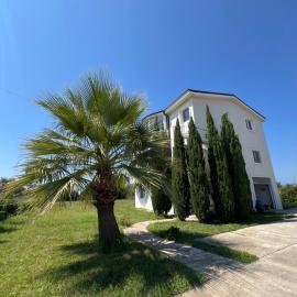 The White Villa, hotel u gradu 'Hamallë'