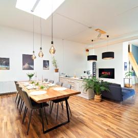 Loft House 170qm, Central, Own Garden, Parking lot, hotel in Offenbach