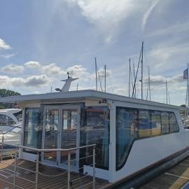 MOONLIGHT HOUSEBOAT โรงแรมในชวีโนวิชแจ