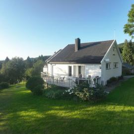 Et helt hus i fredelige omgivelser med utsikt! ca 10 min fra Trondheim sentrum, hotel din Trondheim