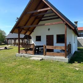 Domek letniskowy 6-osobowy całoroczny nad jeziorem Wilczyńskim, basen, jaccuzi, kajaki rowerki wodne bezpłatnie, duży plac zabaw i wiele udogodnień, hotell i Świętne