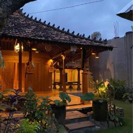 Joglo Breeze Guesthouse and Villa, hotel em Tabanan