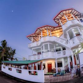 7 Waves Hotel