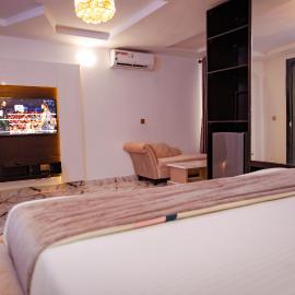 247 Luxury Hotel: Lekki şehrinde bir otel