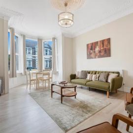 Modern Two Bedroom Central Flat