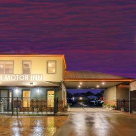 The Saltbush Motor Inn, hotel u gradu Hay