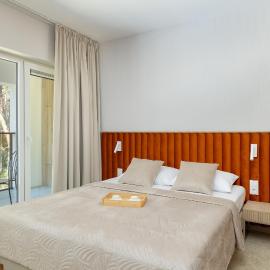 Sea Shell Cozy Apartments with Balcony near the Sea in Łukęcin by Noclegi Renters，盧克的飯店