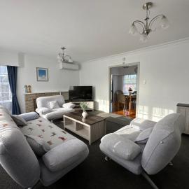 Gracious 3 Bdrm House in Chartwell