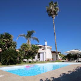 Edri beach house - Villa con piscina