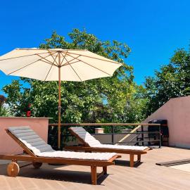 Pink House, Hotel in Tsinandali