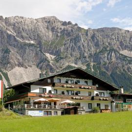 Kraftplatz am Dachstein - Herold - für Ruhesuchende und sportlich Aktive, hotel di Ramsau am Dachstein
