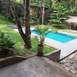 ACRE By Ress, Hotel in Galagedara