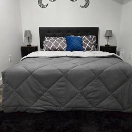 Cozy New 1 bed basement suite, hotel i Edmonton