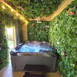 Maison ~Spa privatif & Piscine~ Vieille Toulouse, hotel in Vieille-Toulouse