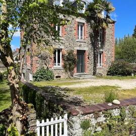 Gite le kayackou, hotel u gradu Pont-d'Ouilly