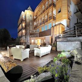DV Chalet Boutique Hotel & Spa、マドンナ・ディ・カンピリオのホテル
