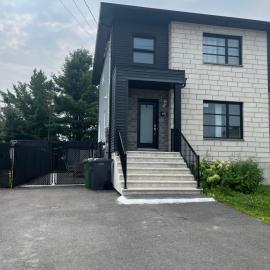 Luxuria, Unique en ville, hotel i Drummondville