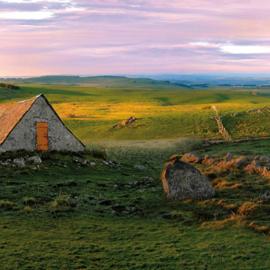 Fraîcheur , forêt d'Aubrac , au coeur de la nature, hotel in Prades-dʼAubrac