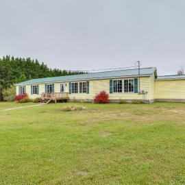 Spacious De Tour Village Home Near Lake Huron!, hotel in De Tour Village