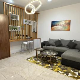 Bark Luxury Apartment Abidjan Riviera 2, hotel i Abidjan