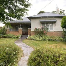 Stylishly renovated bungalow, מלון באורנג'