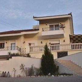 Sunny House in Nature, hotel in Amarynthos