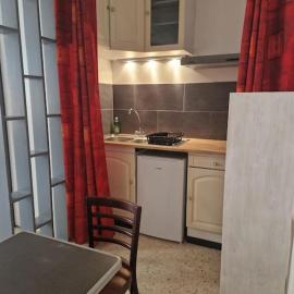 Studio meublé, hotel di Lunel