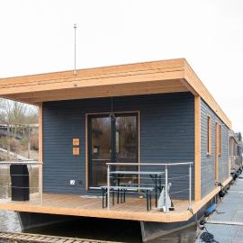 Komfort-Hausboot DIVA mit Kamin, hotel a Hamburg