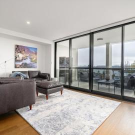 Kingston Foreshore Apt with Water Views - Hosted by Canstay